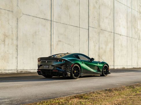 Used 2022 Ferrari 812 Competizione image 4