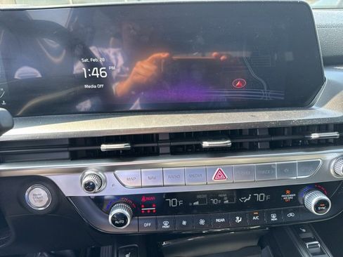 Used 2024 Kia Telluride S w/ S Sunroof Package image 5