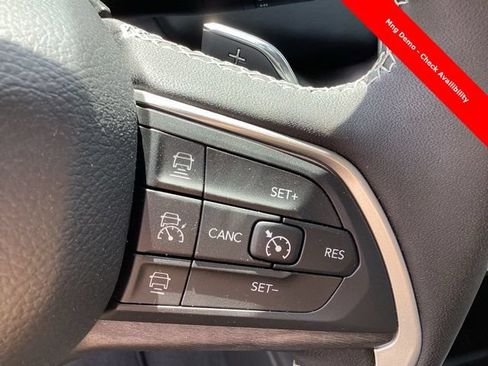 Used 2023 Jeep Grand Cherokee 4WD 4xe image 10