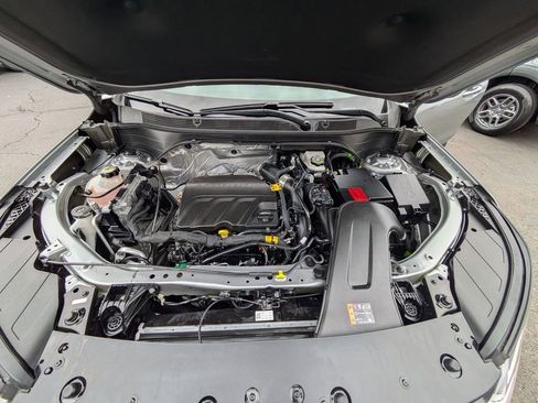 Used 2025 Chevrolet Trax LT w/ LT Convenience Package image 27