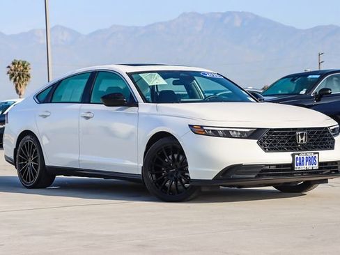 Used 2025 Honda Accord Sport image 2