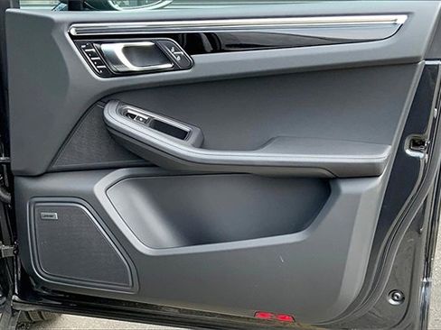 New 2025 Porsche Macan image 29