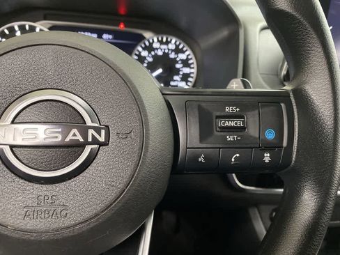 Used 2024 Nissan Rogue SV image 22