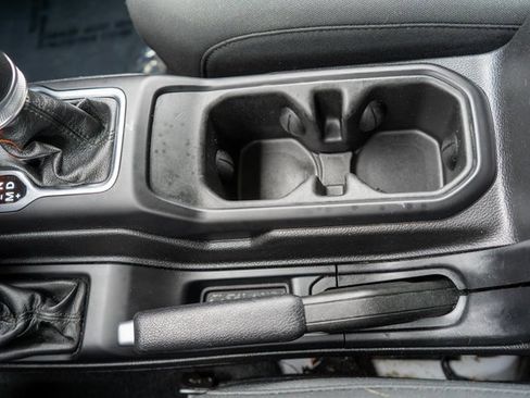 Used 2020 Jeep Wrangler Sport image 25