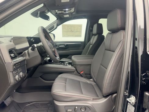 New 2026 Chevrolet Suburban RST image 5