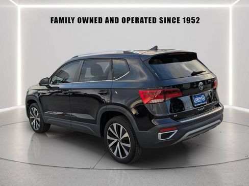 Used 2023 Volkswagen Taos SE FWD image 4