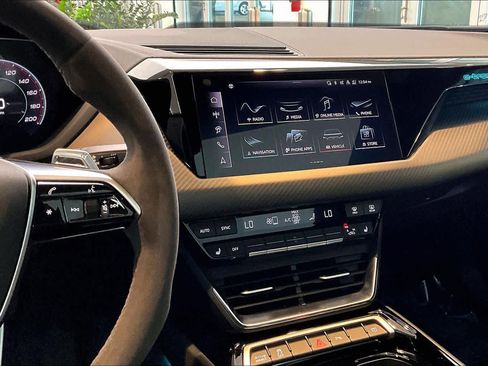 Certified 2024 Audi e-tron GT Premium Plus image 7