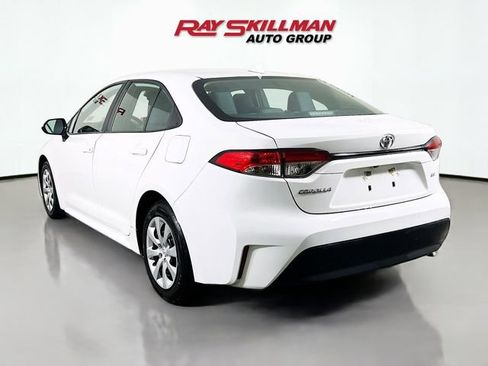 Used 2023 Toyota Corolla LE FWD image 5