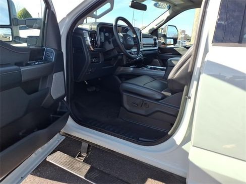 Used 2025 Ford F250 Lariat w/ Lariat Ultimate Package image 9