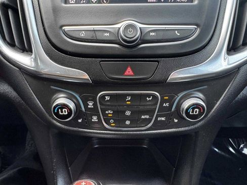 Used 2020 Chevrolet Equinox LT image 31