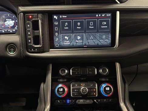 Used 2023 GMC Yukon XL Denali AWD/4WD image 12