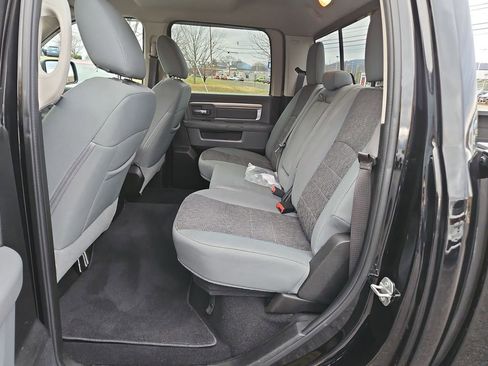 Used 2020 RAM 1500 Classic SLT w/ Luxury Group image 23