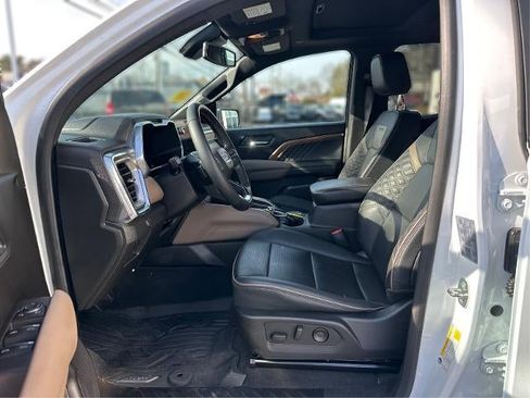 Certified 2023 GMC Canyon Denali image 12