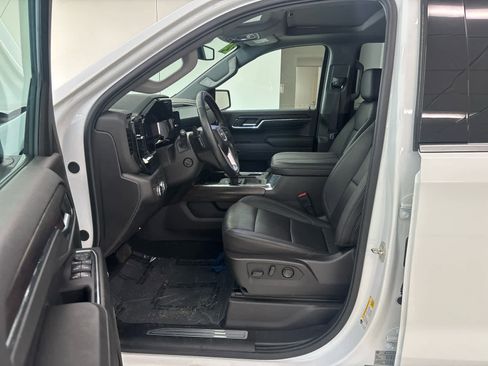 Used 2024 GMC Sierra 1500 SLT w/ SLT Convenience Package image 17