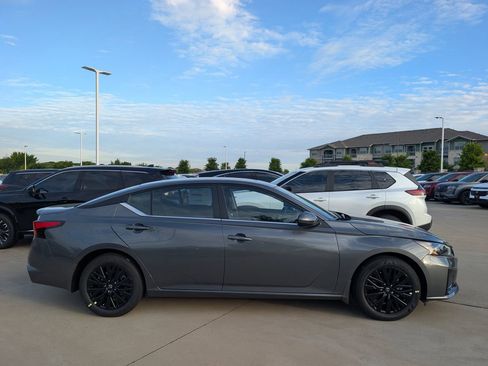 New 2026 Nissan Altima 2.5 SV FWD image 2