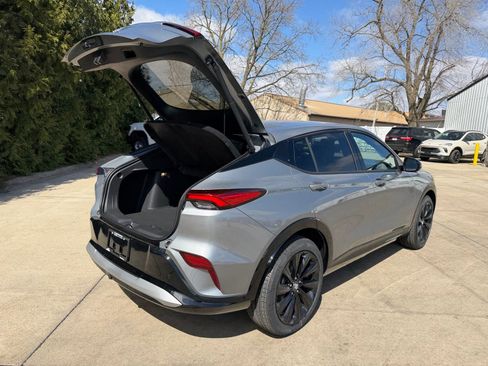 New 2026 Buick Envista Sport Touring image 32