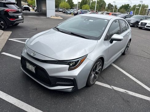 Used 2021 Toyota Corolla SE FWD image 2