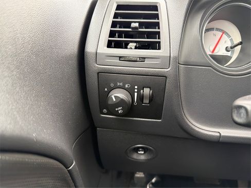 Used 2009 Dodge Challenger R/T image 18