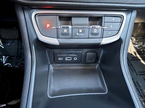 Used 2023 GMC Terrain SLT image 24