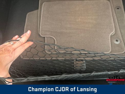 Used 2017 Buick Regal Sport Touring image 38