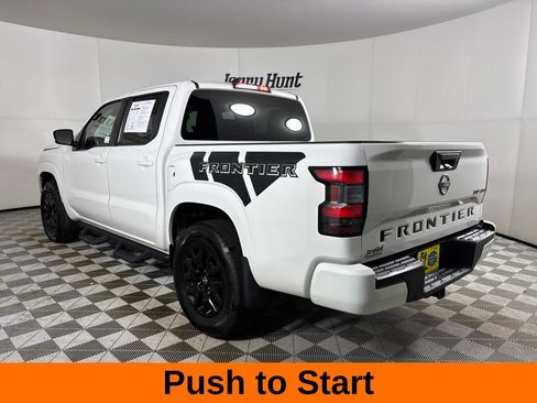 Used 2023 Nissan Frontier SV w/ Graphics Package AWD/4WD image 9