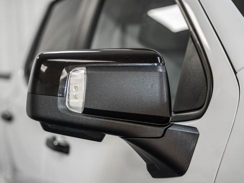 Used 2024 Chevrolet Silverado 1500 ZR2 image 14