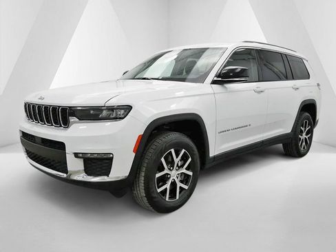 Used 2023 Jeep Grand Cherokee L Limited AWD/4WD image 3