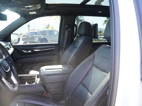 Used 2023 GMC Yukon XL Denali image 18