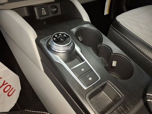 New 2024 Ford Escape SE w/ PHEV Premium Package image 18