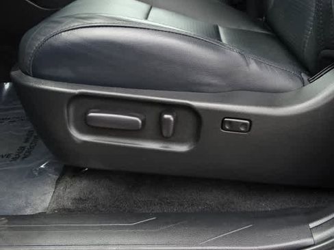Used 2022 Toyota Tacoma Limited RWD image 18