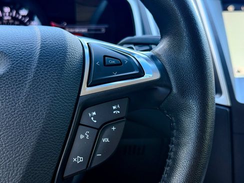 Used 2017 Ford Edge SEL w/ Equipment Group 201A AWD/4WD image 36