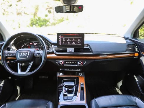 Used 2021 Audi Q5 2.0T Premium w/ Convenience Package AWD/4WD image 11