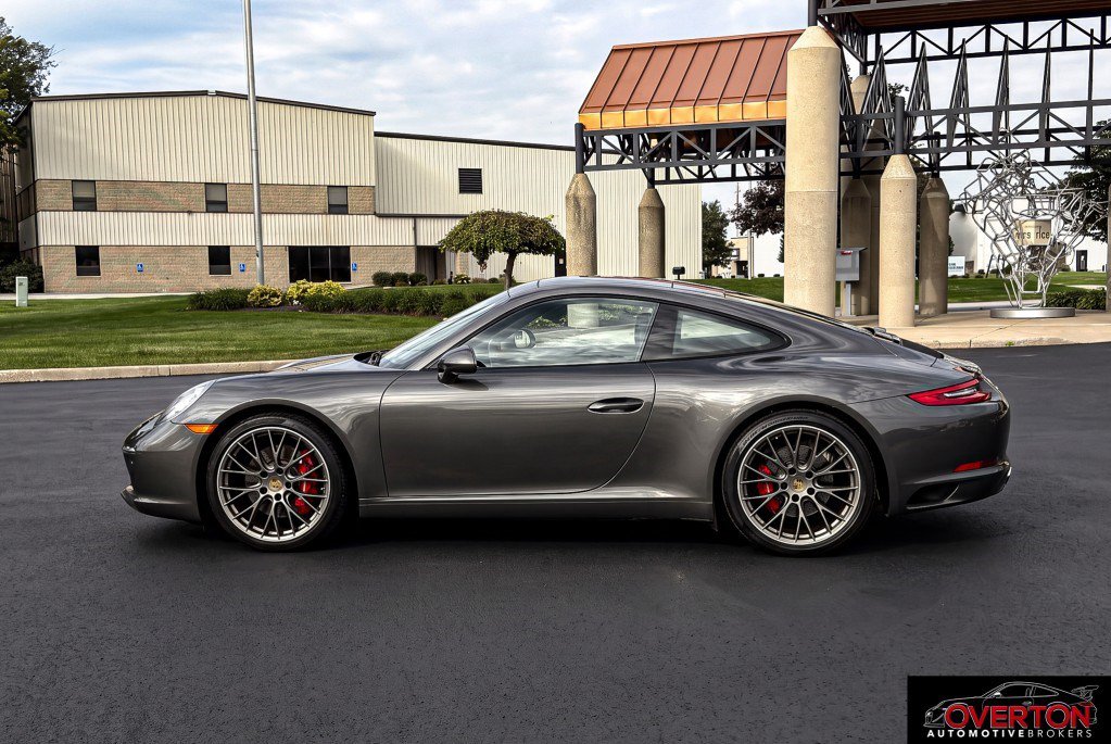 Used 2019 Porsche 911 Carrera S RWD image 2