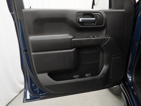 Used 2020 Chevrolet Silverado 1500 Custom w/ Custom Value Package image 37