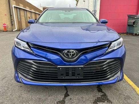 Used 2018 Toyota Camry LE w/ Convenience Package image 2