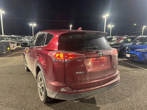 Used 2018 Toyota RAV4 LE image 3