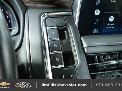 Used 2022 Chevrolet Tahoe Z71 w/ Luxury Package image 18