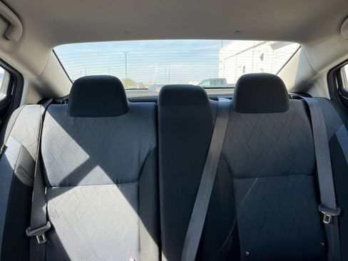 Used 2025 Nissan Versa SV FWD image 37