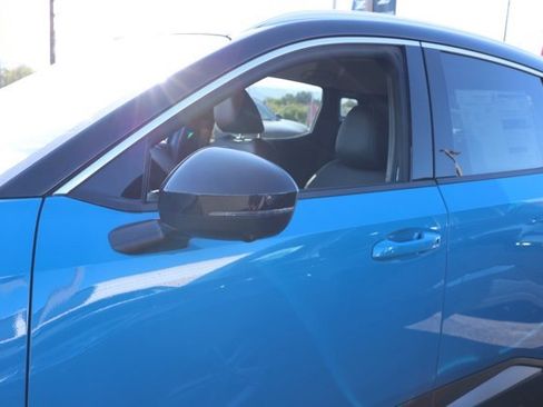 New 2025 Nissan Kicks SR image 12