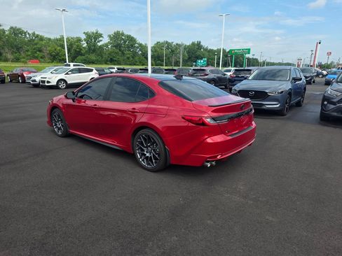 Used 2025 Toyota Camry XSE FWD image 5