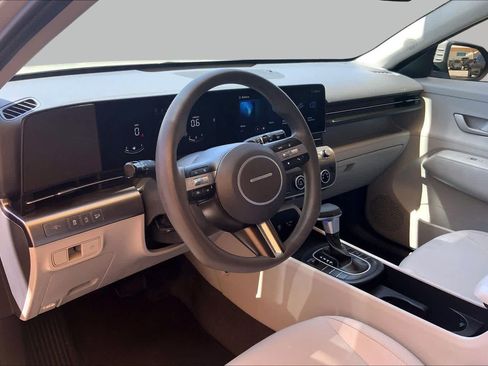 Certified 2025 Hyundai Kona SE FWD image 17