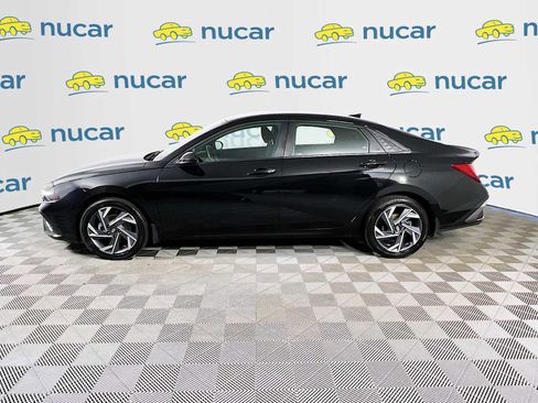 Certified 2025 Hyundai Elantra SEL image 4