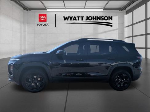 Used 2026 Chevrolet Equinox LT w/ Convenience Package II FWD image 2