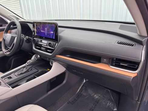 Used 2024 Toyota Grand Highlander Platinum image 14