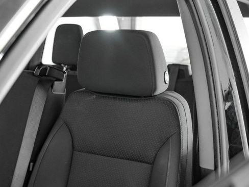 Used 2019 Chevrolet Silverado 1500 Custom w/ Custom Value Package image 26