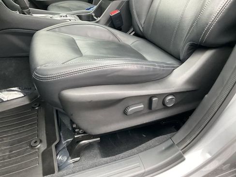 Used 2023 Subaru Forester Limited image 27