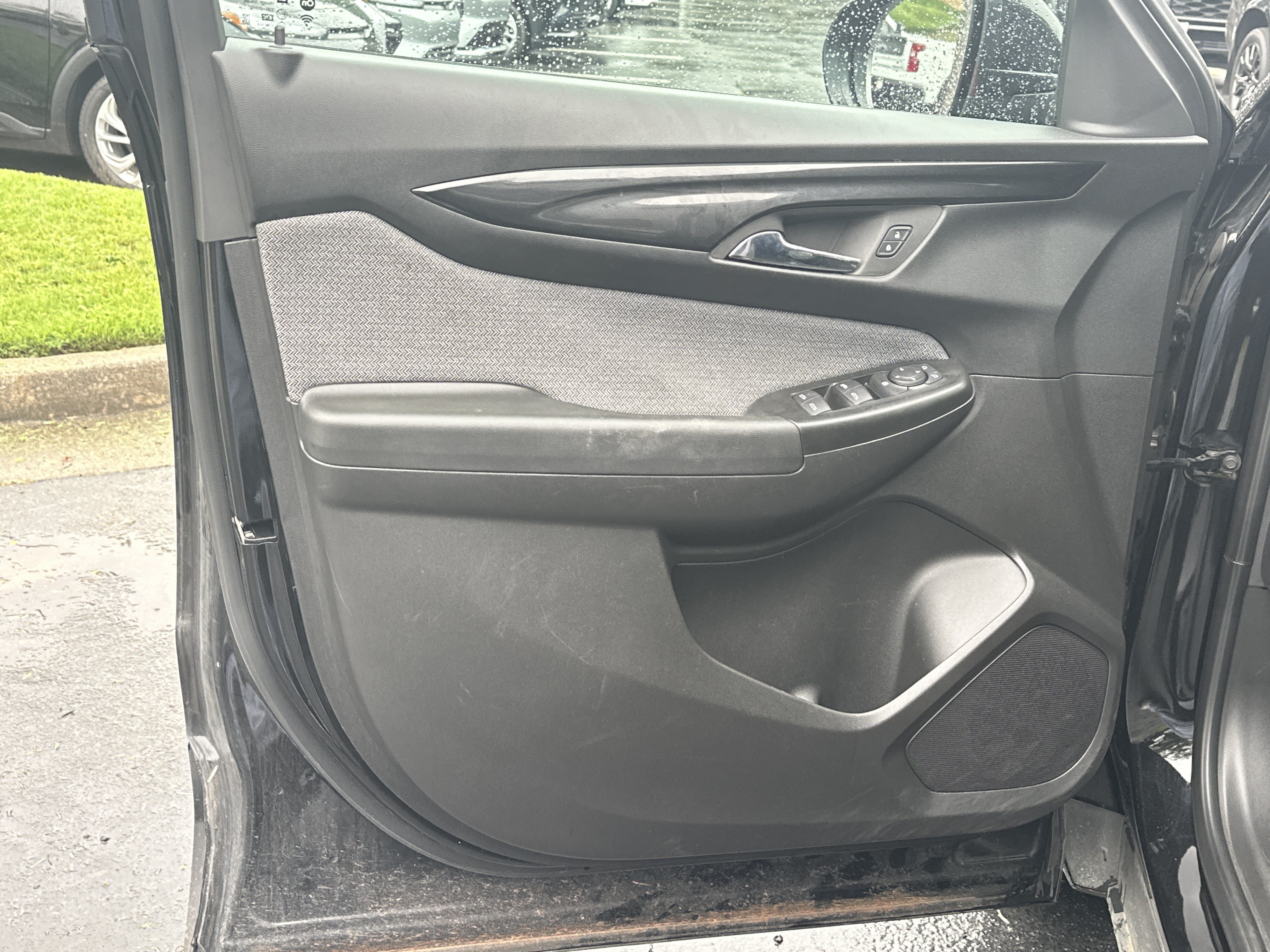 Used 2025 Chevrolet TrailBlazer LT FWD image 10