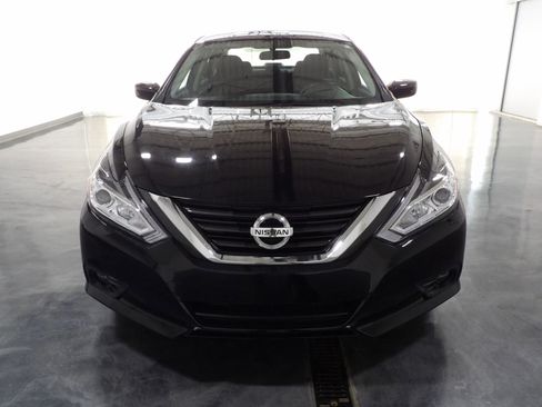 Used 2018 Nissan Altima 2.5 SV image 2
