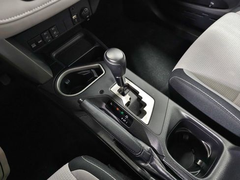 Used 2018 Toyota RAV4 XLE AWD/4WD image 28
