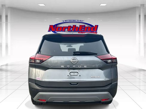 Used 2022 Nissan Rogue SV image 4